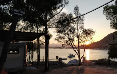 Camping Lefka Beach