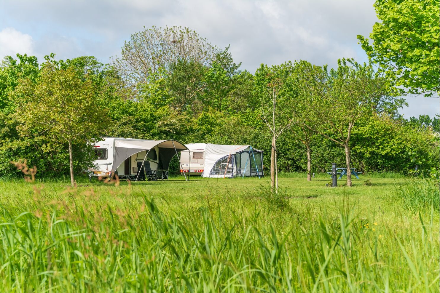Lentemaheerd - Blick auf die Standplätze im Grünen