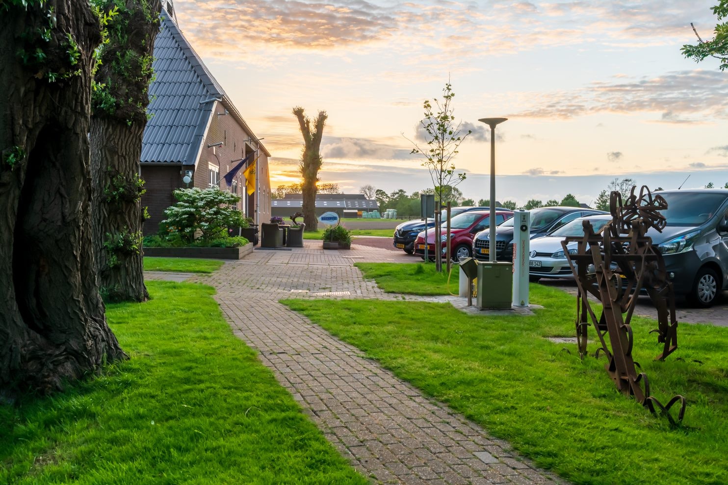 Lentemaheerd - Parkplatz mit Ladestationen für E-Autos
