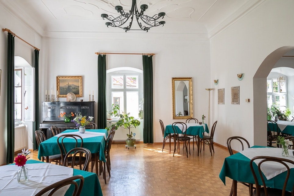 Camping Leśny Dwór -  Waldgut - Rezeption mit Café auf dem Campingplatz