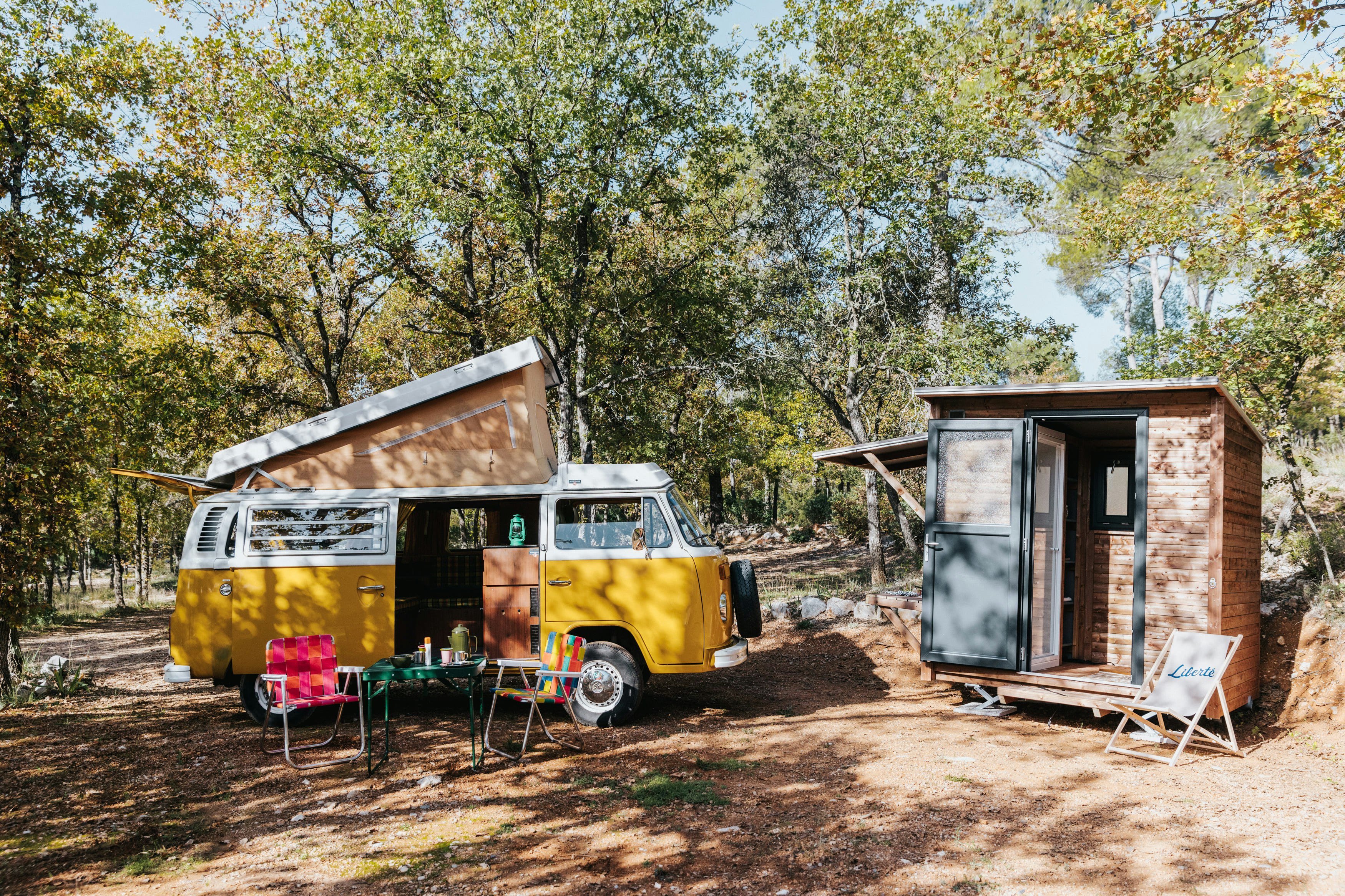 Camping Liberté Verdon  Camping L'Eouviere verte - Standplatz mit privater Sanitäreinheit