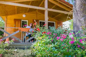 Camping Les 2 Vallées - chalet mit terrasse