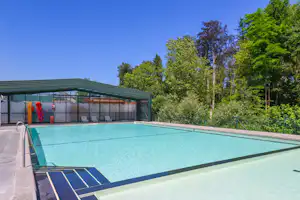 Camping Les 3 Lacs - Pool auf dem Campingplatz
