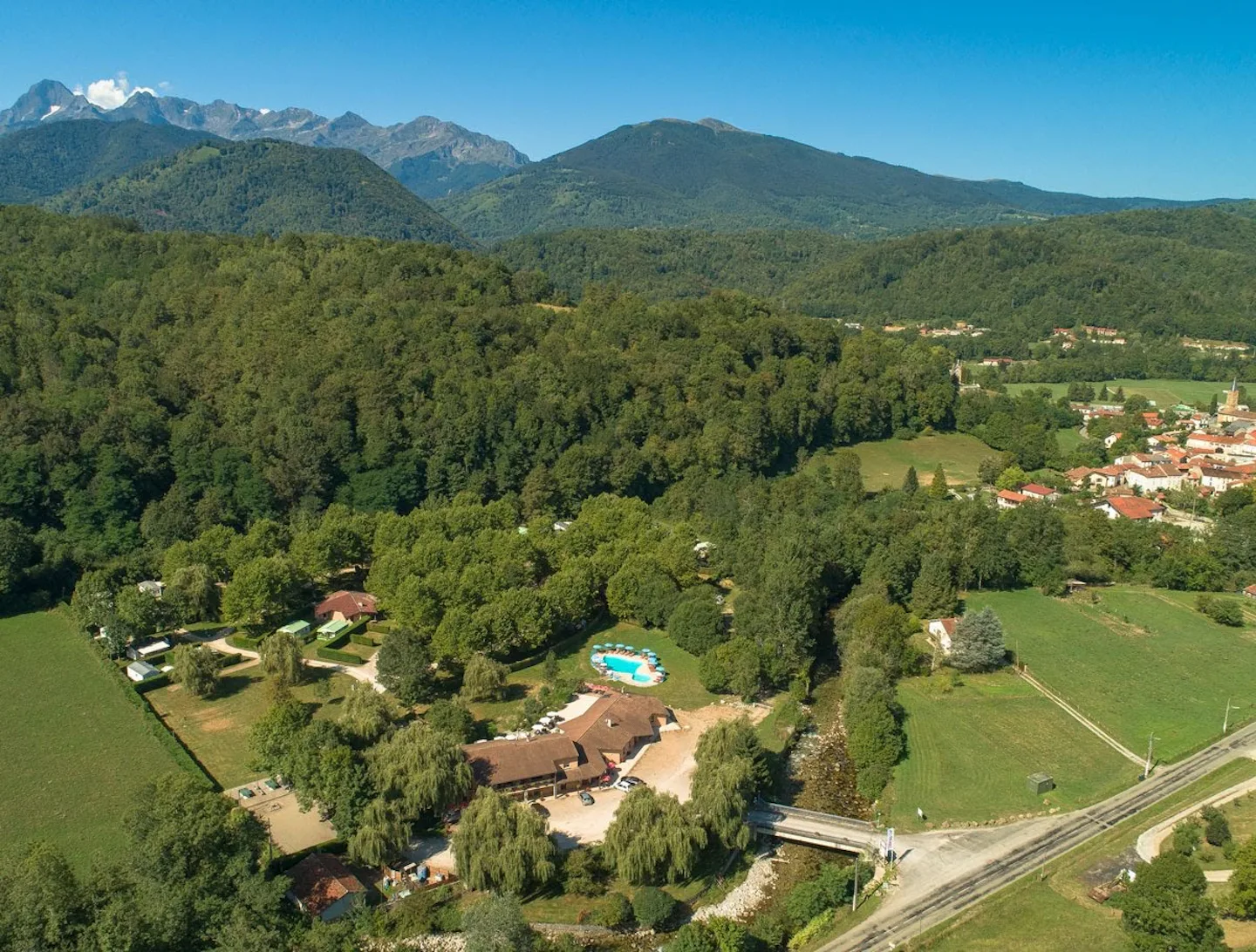 Camping Les 4 Saisons (Oust)