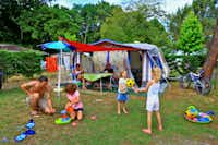 Camping Les Acacias -  Wohnwagenstellplätze auf dem Campingplatz