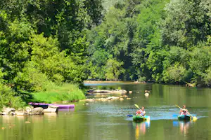 Camping Les Amarines - direkter Zugang zum Fluss vom Campingplatz