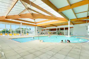 Camping Les Amiaux - Hallenbad auf dem Campingplatz