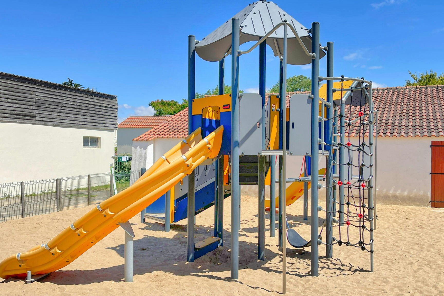 Camping Les Amiaux - Kinderspielplatz auf dem Campingplatz