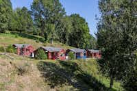 Camping les Aubazines - Mobilheime vom Campingplatz auf einem Hügel 