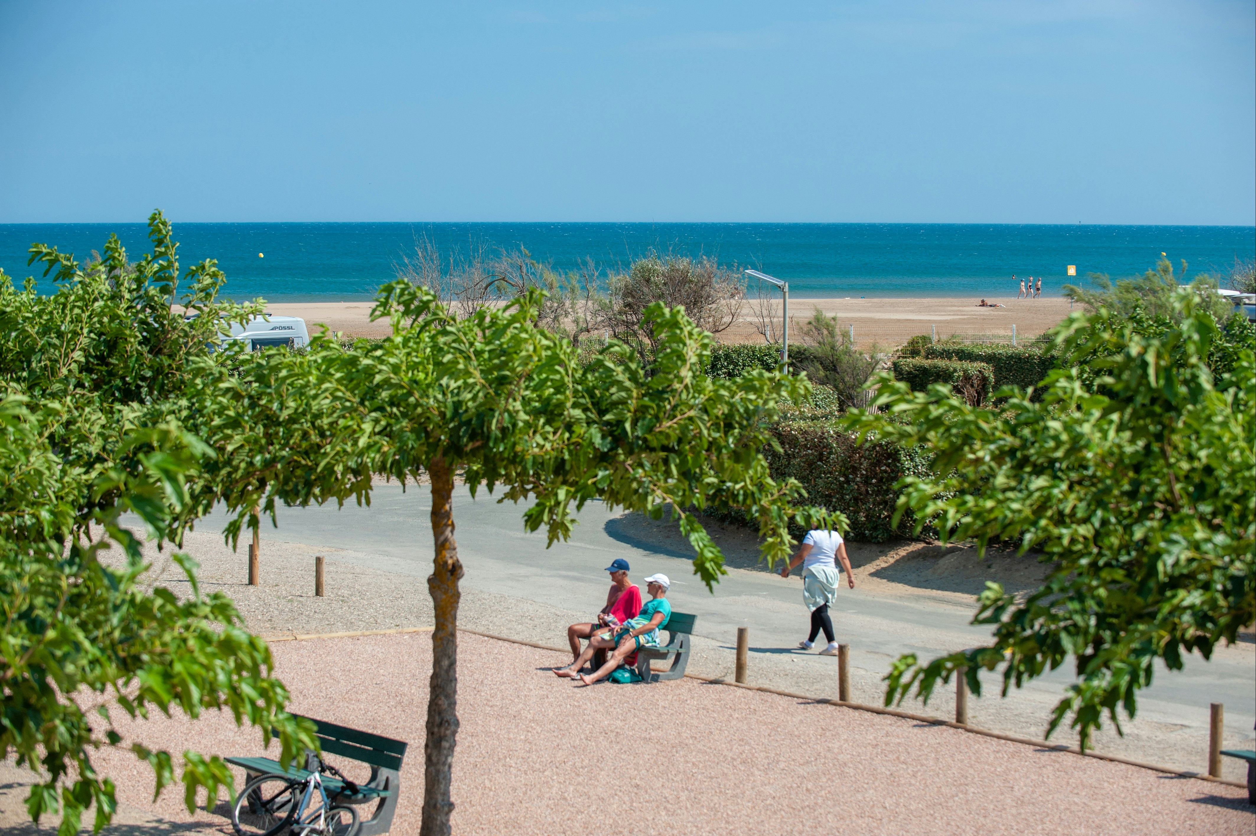 Camping Les Ayguades - Blick auf den Campingplatz direkt am Strand