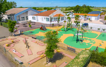 Camping LES BLANCS CHÊNES