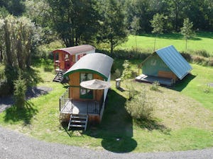 Camping Les Bombes - Mobilheime auf dem Campingplatz