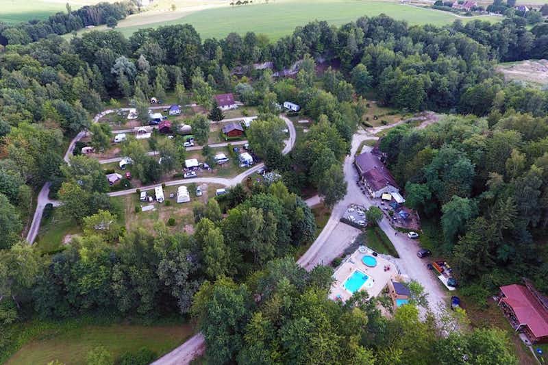 Camping Les Bouleaux - Übersicht auf das gesamte Campingplatz Gelände 