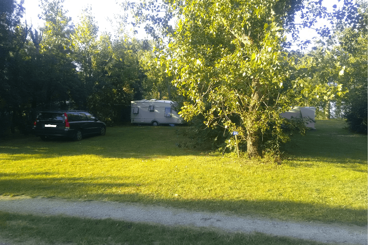 Camping Les Brugues - Standplätze auf dem Campingplatz