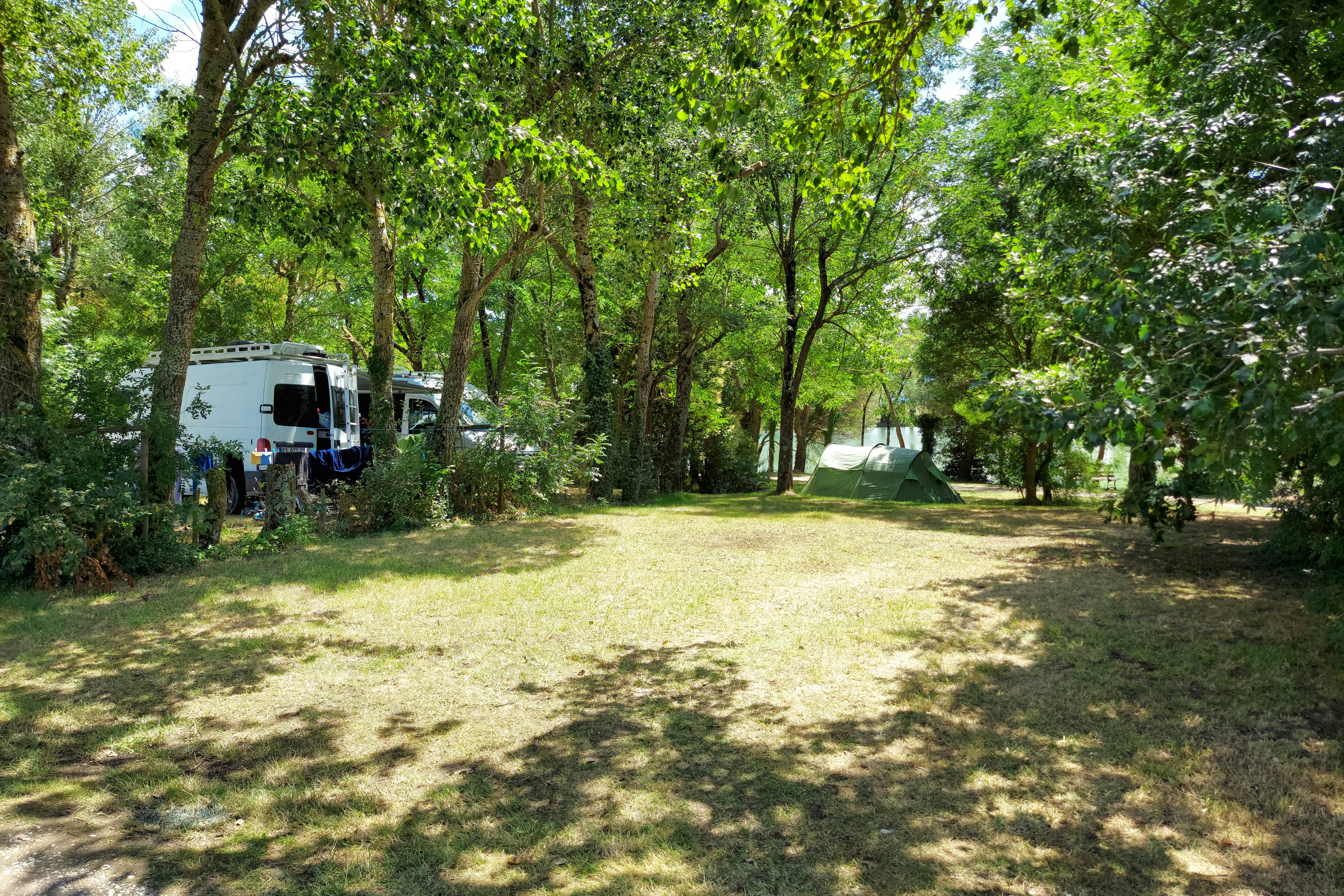 Camping Les Brugues - Standplätze auf dem Campingplatz