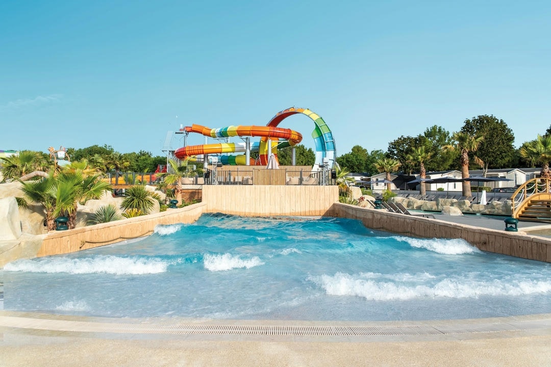 Camping Club MS Les Brunelles - Wellenbad im Wasserpark des Campingplatzes