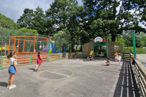 Camping Les Chalands Fleuris - Mehrzwecksportplatz auf dem Campingplatz