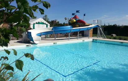 Camping Les Chalets sur la Dordogne