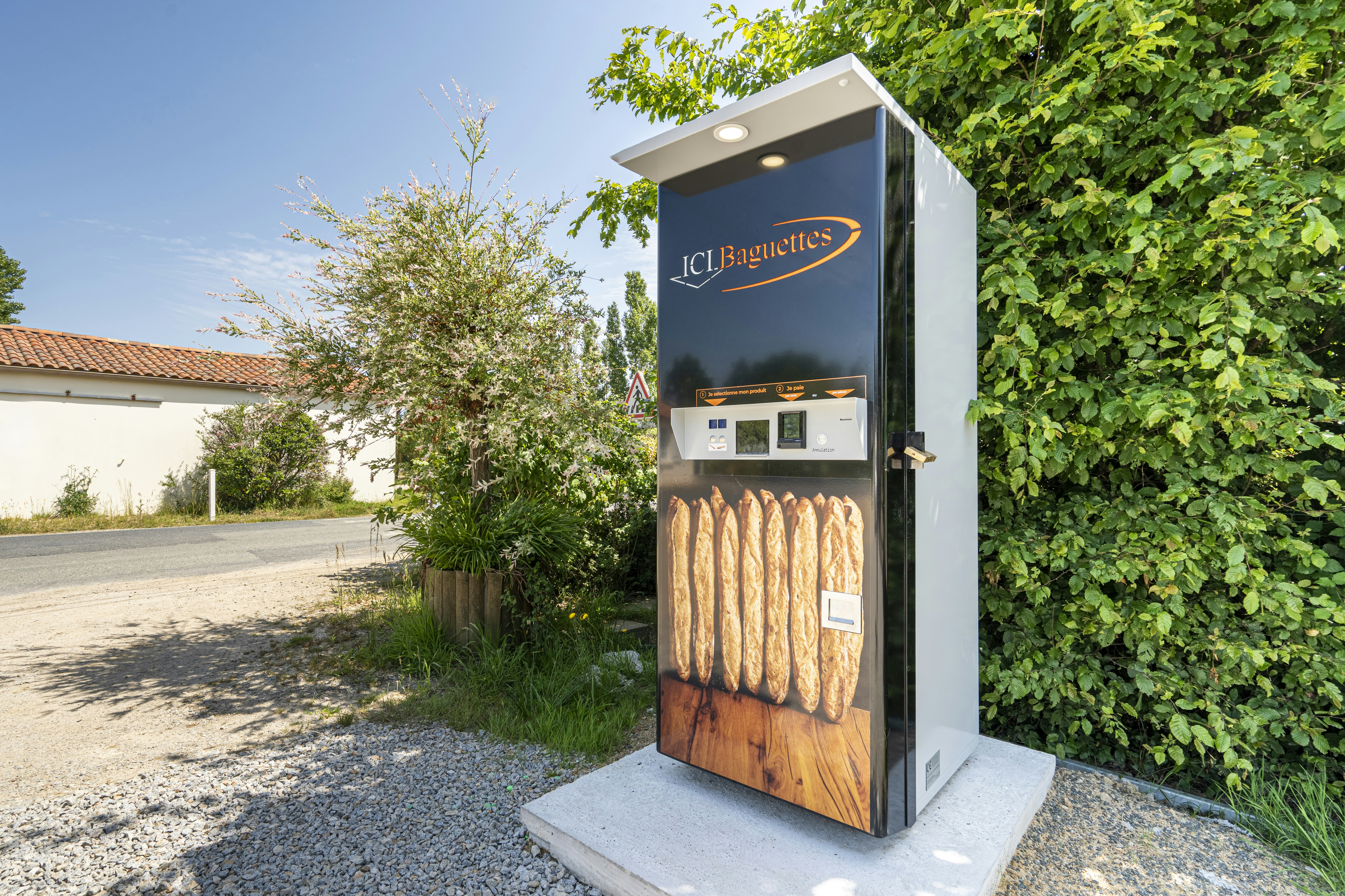 Camping Les Charmes - Backwarenautomat auf dem Campingplatz