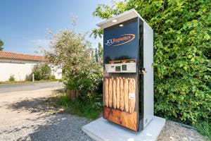 Camping Les Charmes - Backwarenautomat auf dem Campingplatz