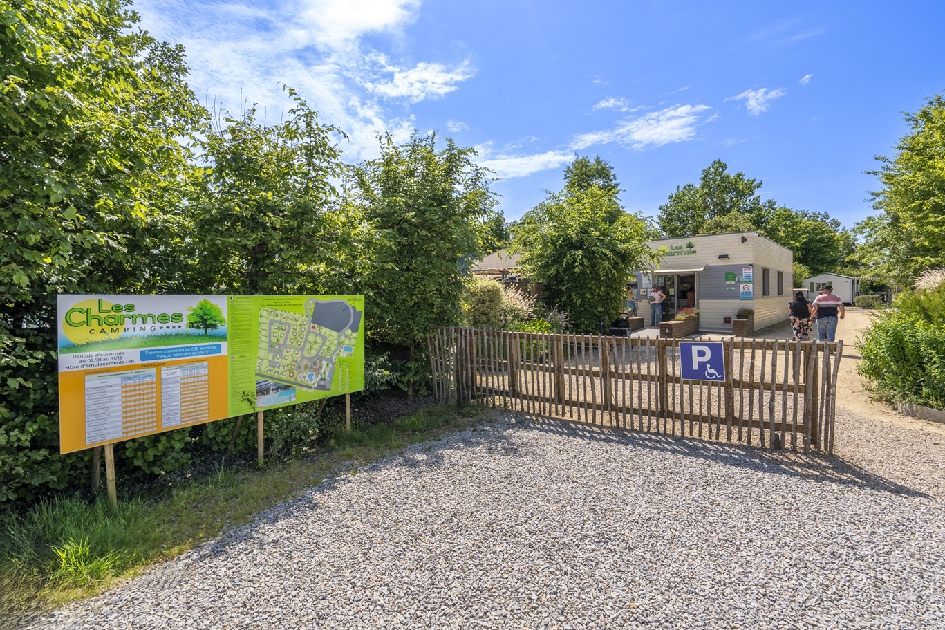 Camping Les Charmes - Eingang des Campingplatzes