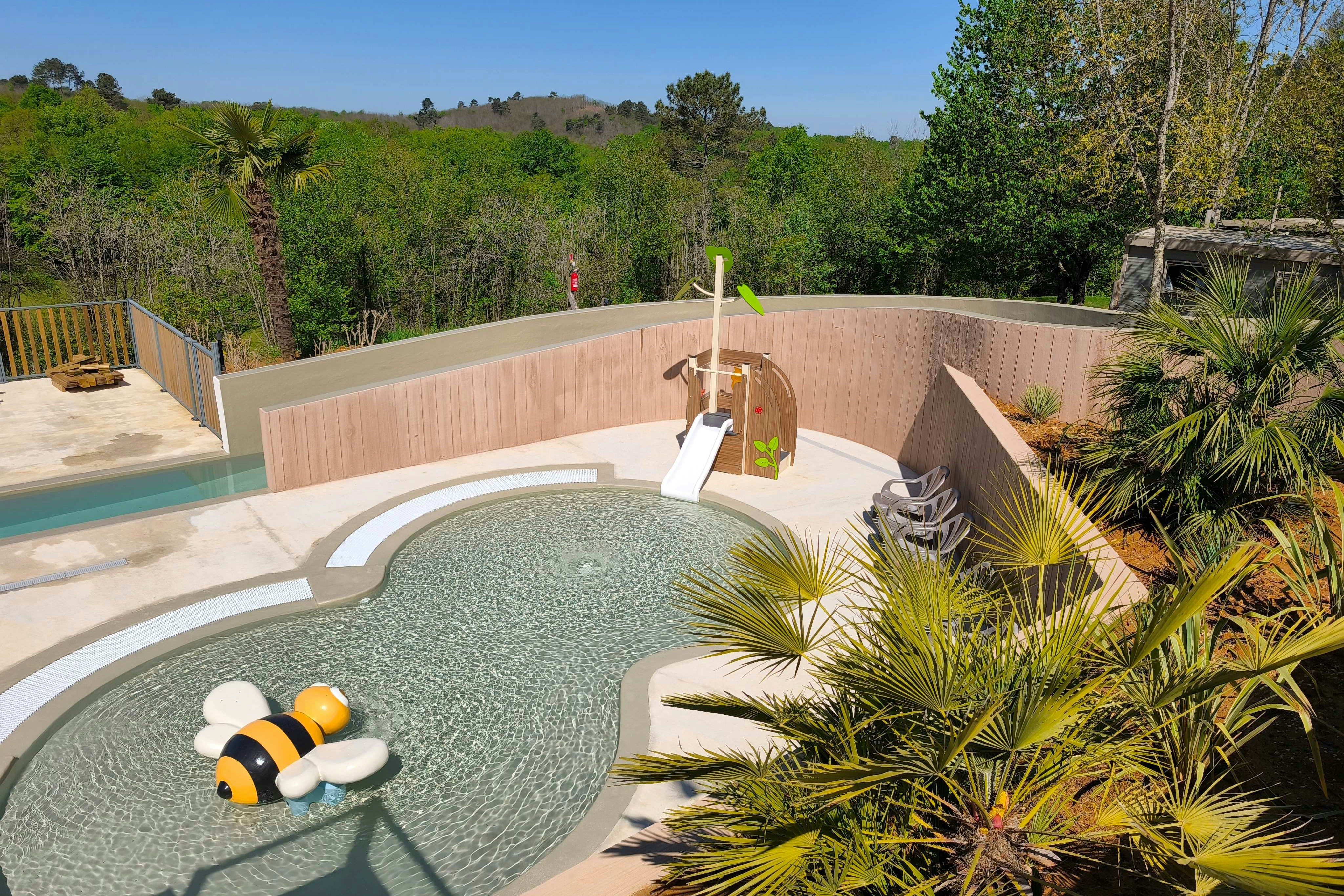 Camping Les Charmes  - Wasserspielplatz für Kinder auf dem Campingplatz