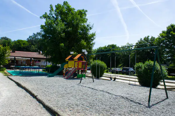 Camping Les Charmilles (Vallières)