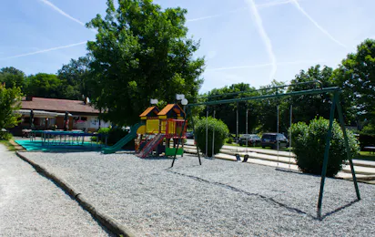 Camping Les Charmilles (Vallières)
