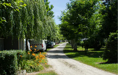 Camping Les Charmilles (Vallières)