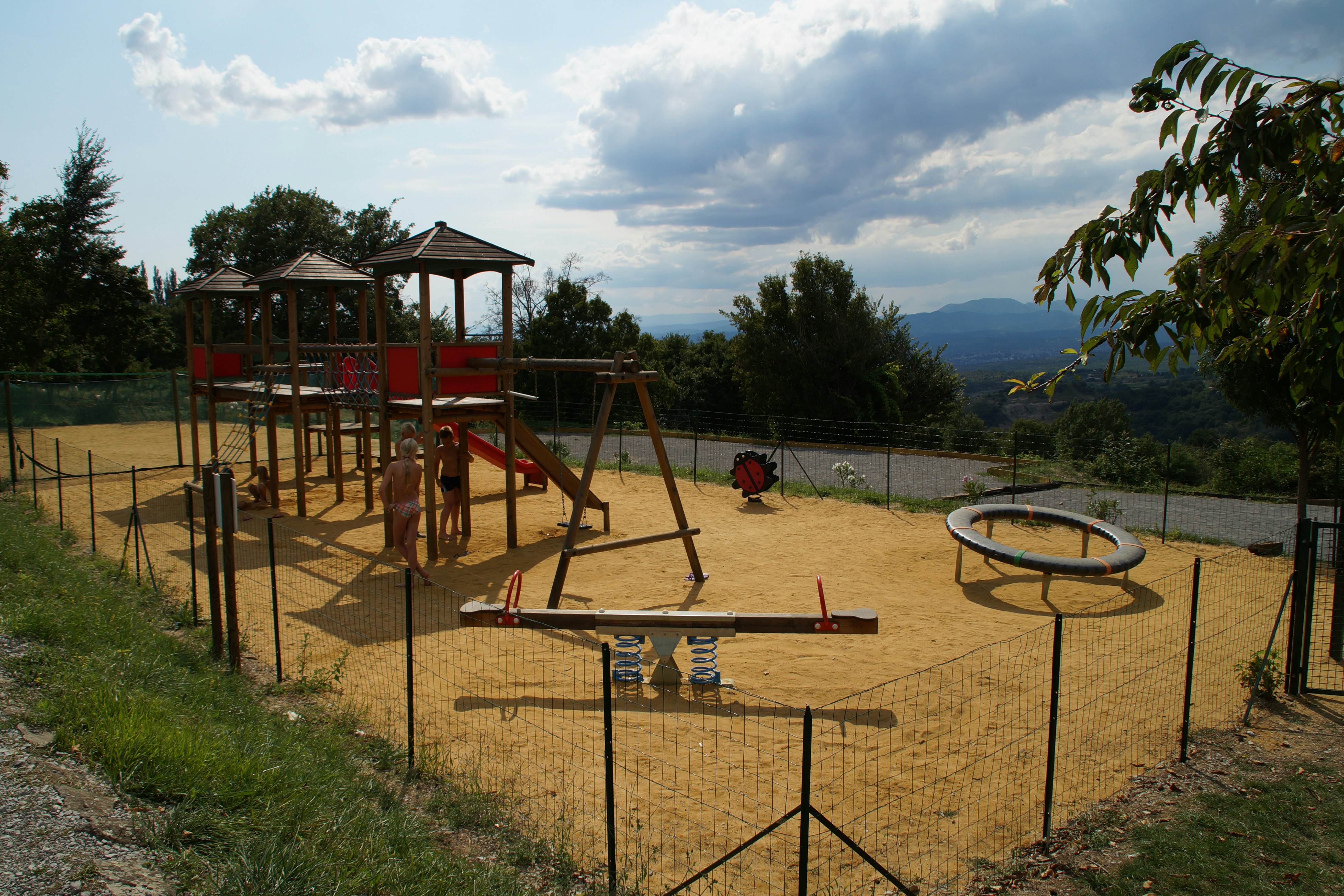 Camping Les Charmilles (Darbres)