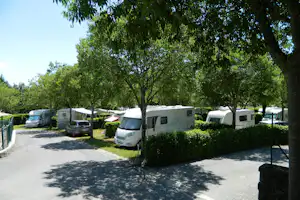 Camping Les Chataigniers - Standplätze auf dem Campingplatz