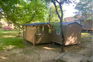 Camping les chênes - Mobilheim mit Terrasse auf dem Campingplatz