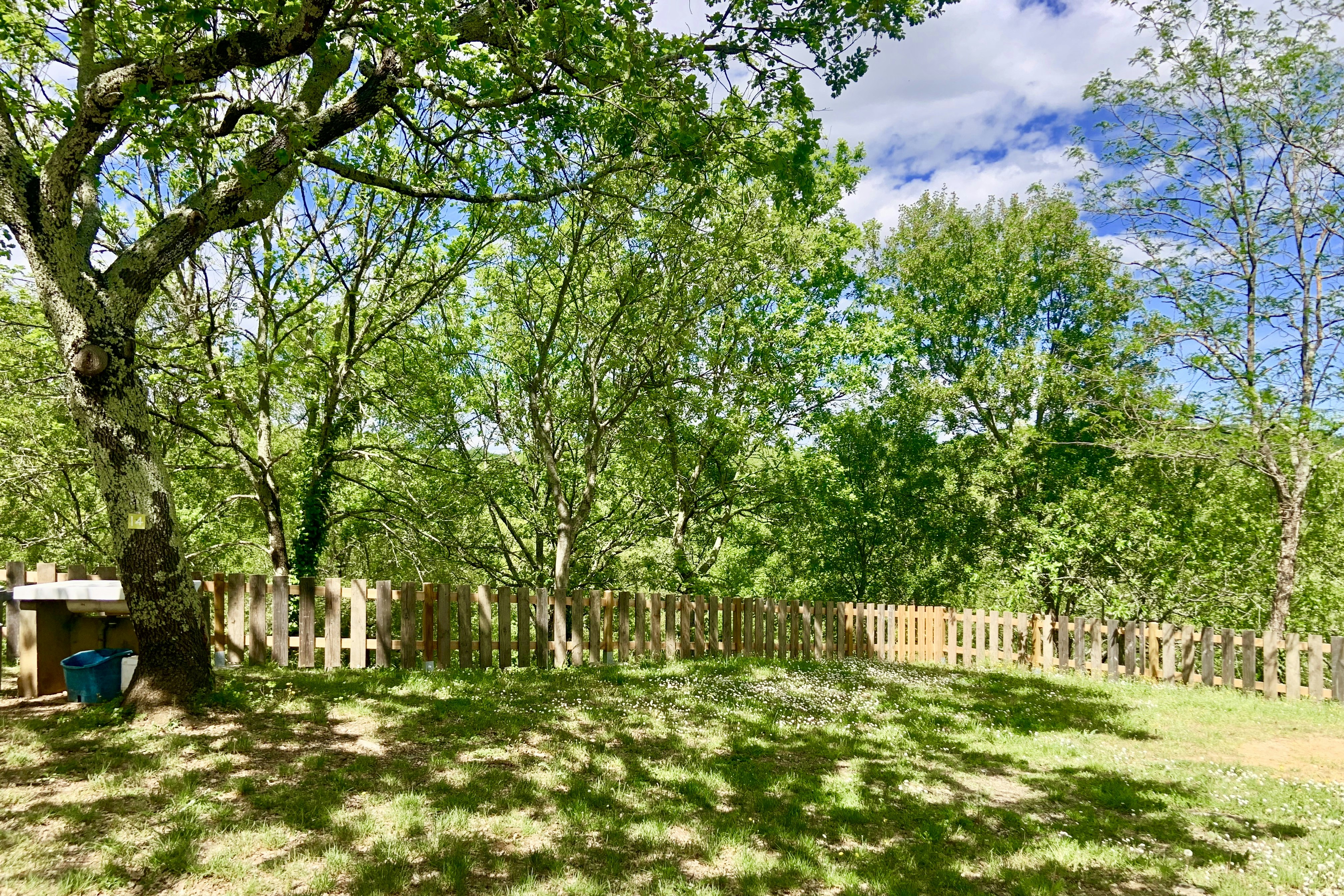 Camping les chênes - Standplätze auf dem Campingplatz