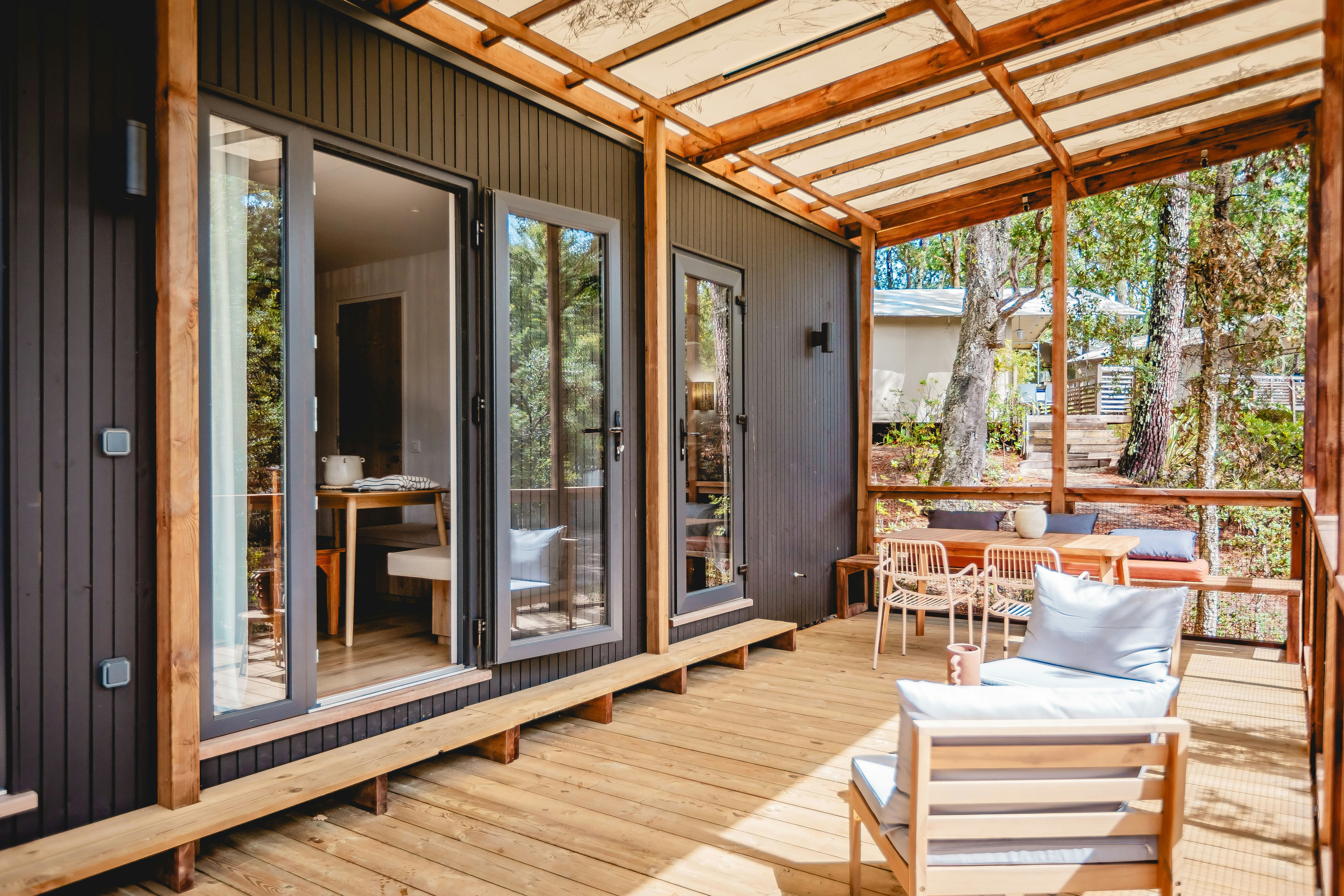 Les Maritimes  Camping Les Chevreuils  - Mobilheim mit Terrasse auf dem Campingplatz