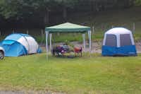 Camping Les Châtaigniers - Zeltplätze mit Picknick - Tisch