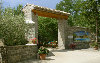 Camping Les Cigales (Berrias-et-Casteljau)