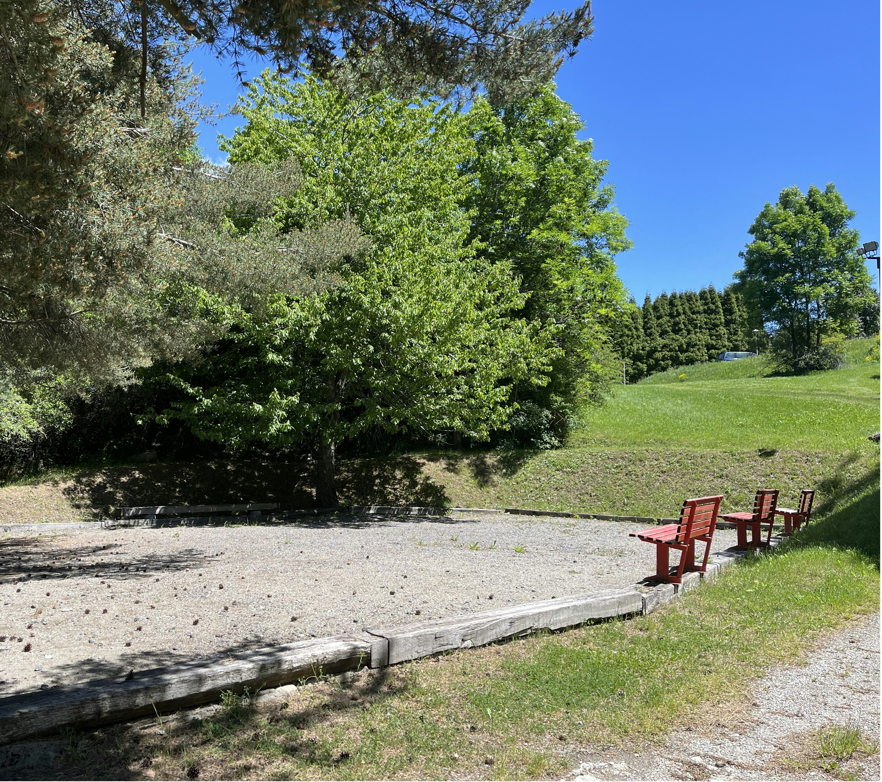 Camping Les Combes - Pétanque-Feld auf dem Campingplatz