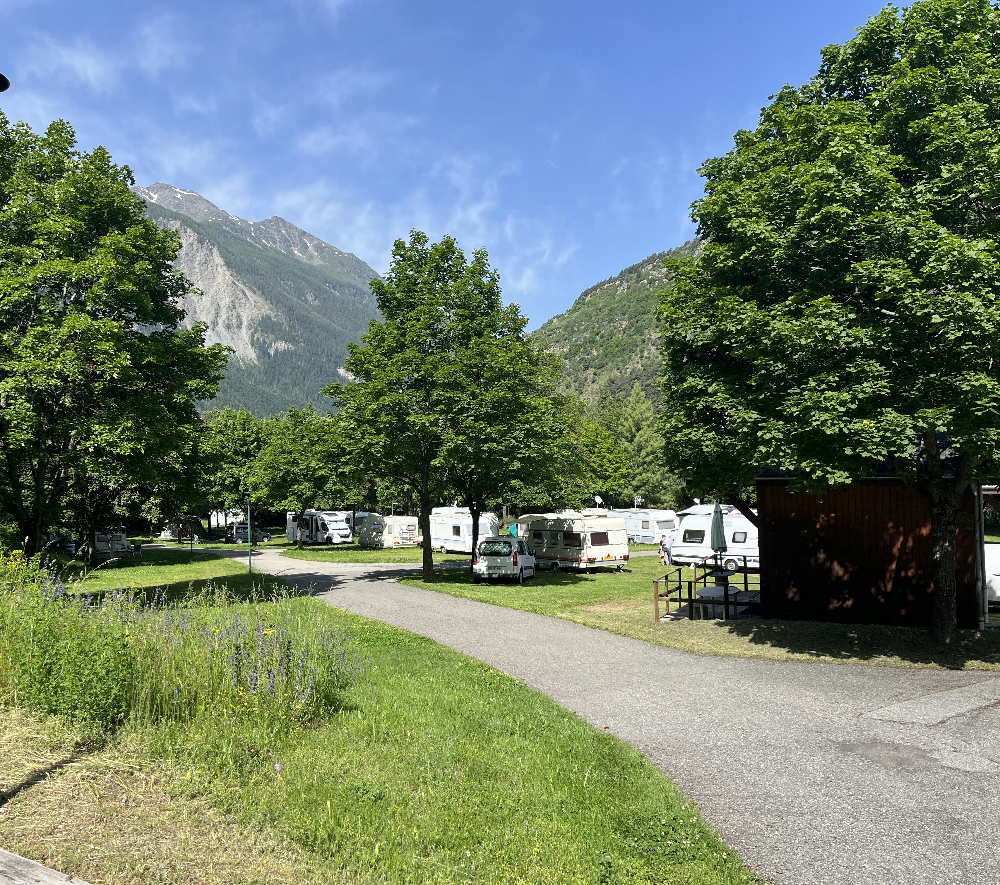 Camping Les Combes - Standplätze auf dem Campingplatz