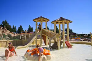 Camping Les Écureuils - Wasserspielplatz auf dem Campingplatz