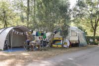 Camping Les Drouilhèdes - Zeltplatz und Wohnwagenstellplatz im Grünen auf dem Campingplatz 