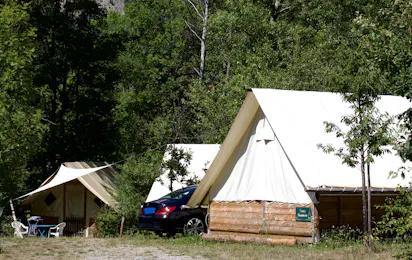 Camping Les Ecolodges Des 3 Lacs