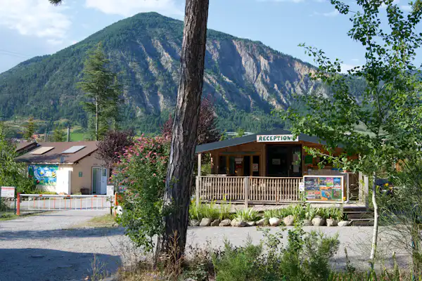Camping Les Ecolodges Des 3 Lacs