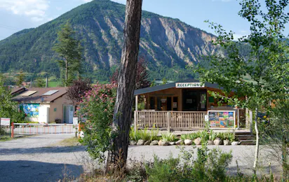 Camping Les Ecolodges Des 3 Lacs