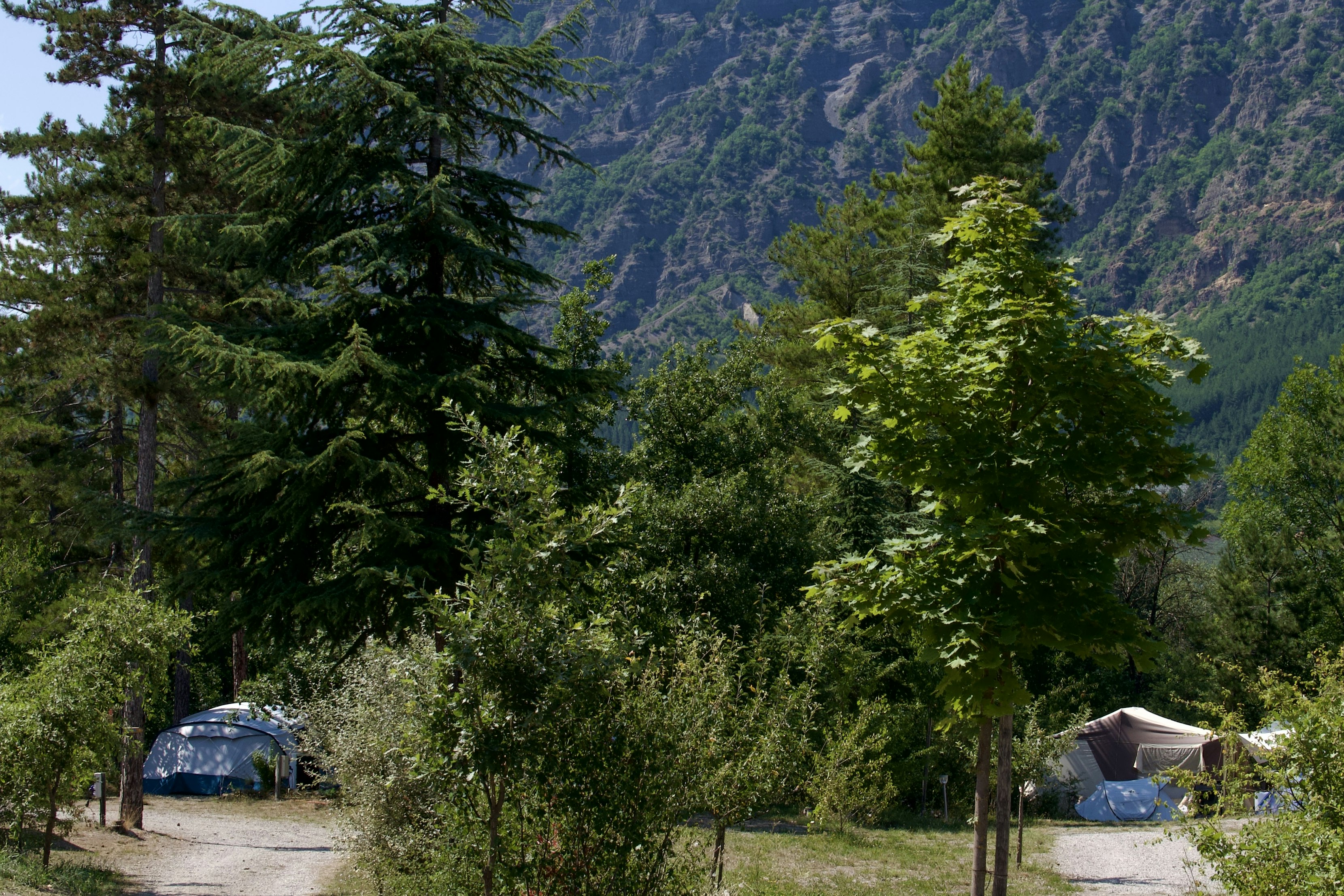 Camping Les Ecolodges Des 3 Lacs - Zelten auf dem Campingplatz