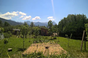 Camping Les Esparons - Garten des Campingplatzes