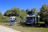 Huttopia Les Falaises - Normandie  Camping Les Falaises - Stellplätze im Grünen