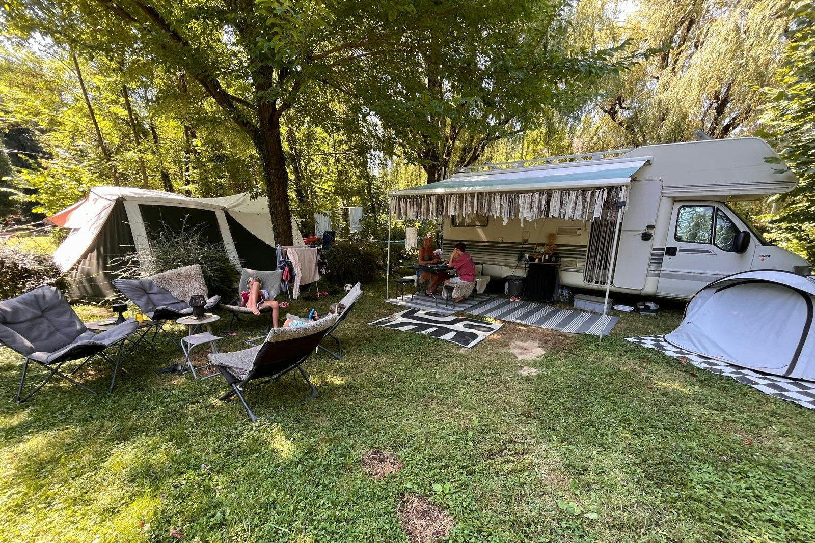 Camping Les Falquets - Standplatz auf dem Campingplatz