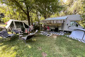 Camping Les Falquets - Standplatz auf dem Campingplatz