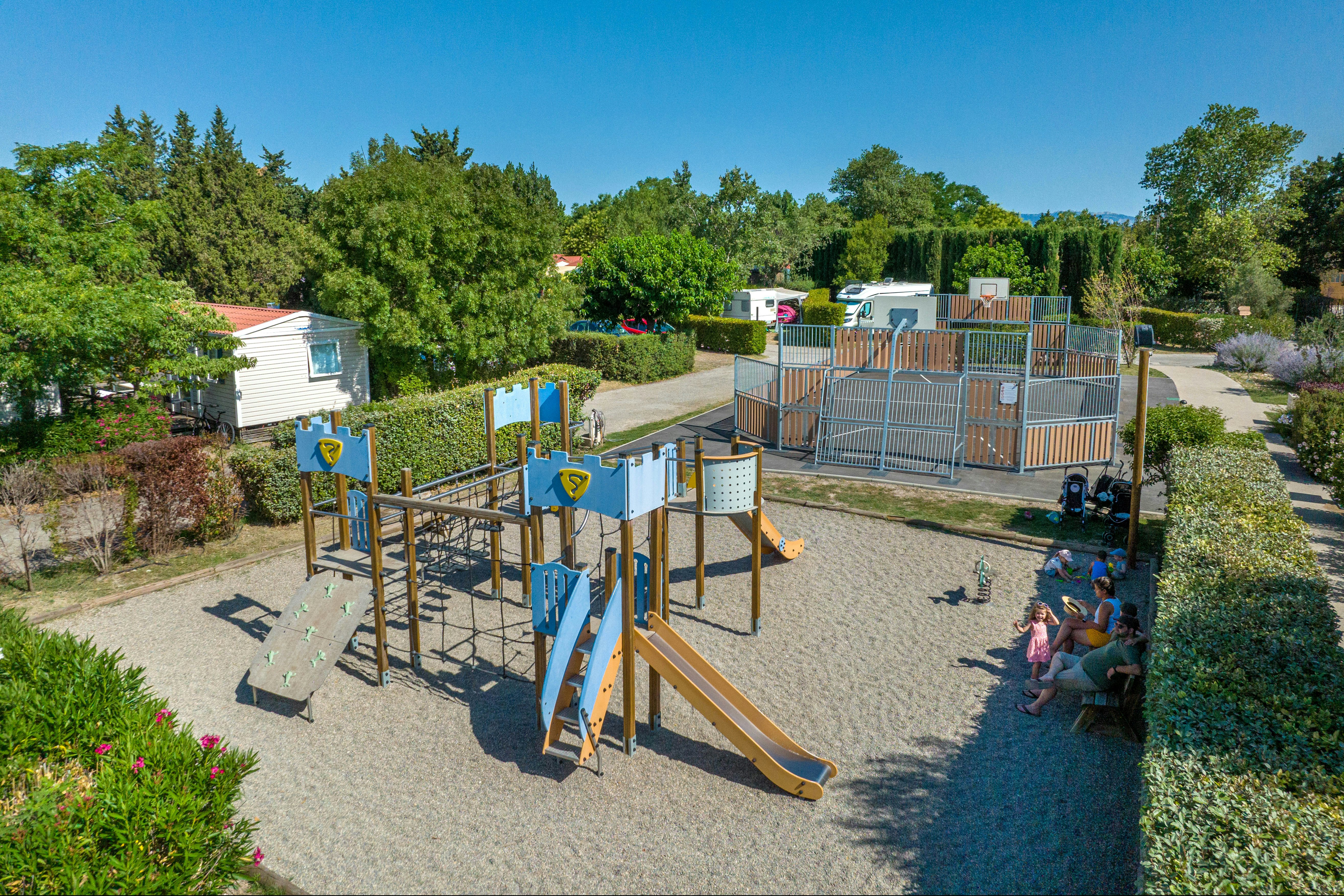 Camping les Fontaines - Ciela Village  Camping Les Fontaines - Kinderspielplatz auf dem Campingplatz