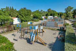 Camping les Fontaines - Ciela Village Camping Les Fontaines - Kinderspielplatz auf dem Campingplatz